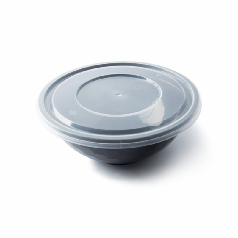 What are the main materials used in disposable microwaveable containers in the US